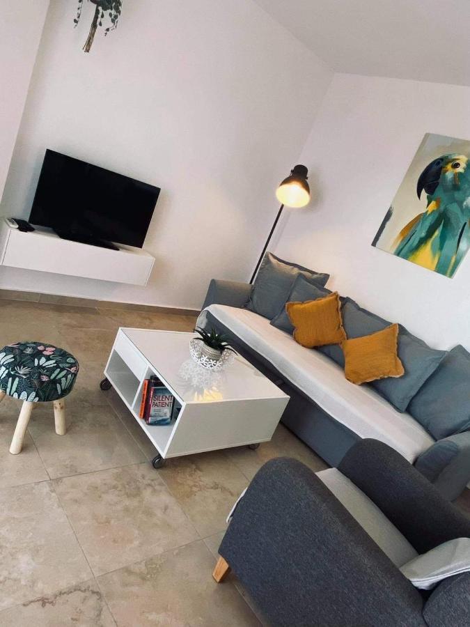 Arbutus - Relaxing Apartment With Fantastic Views ゲオルギオポリス エクステリア 写真