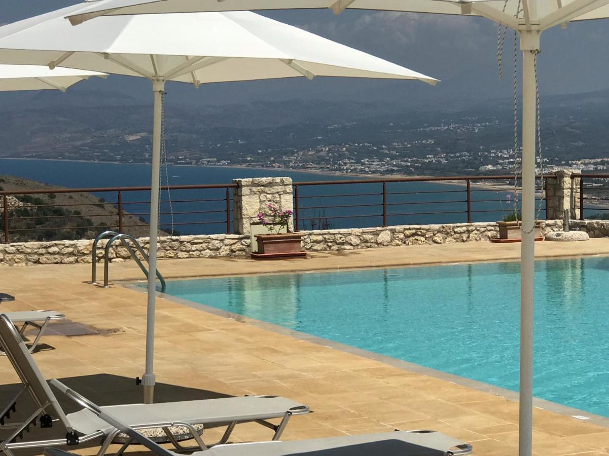Arbutus - Relaxing Apartment With Fantastic Views ゲオルギオポリス エクステリア 写真