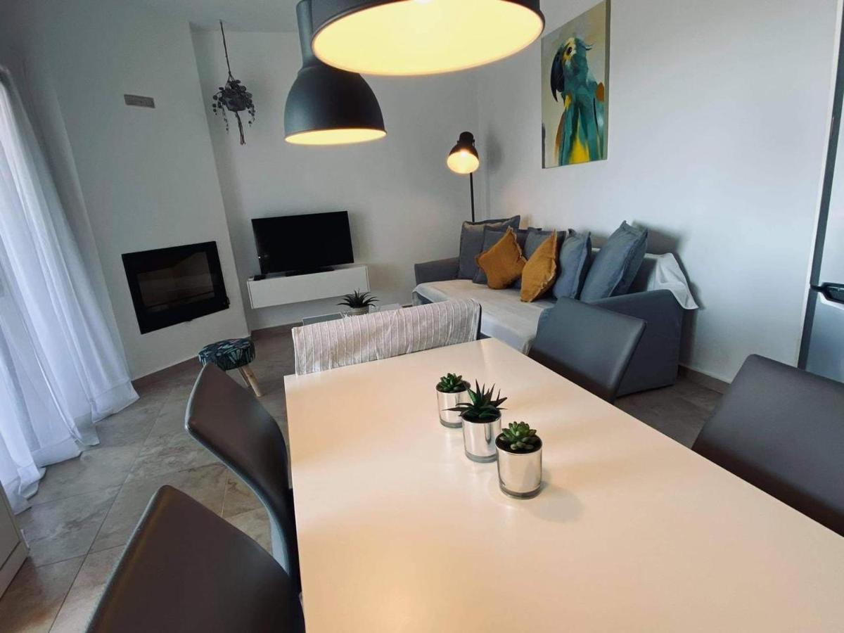 Arbutus - Relaxing Apartment With Fantastic Views ゲオルギオポリス エクステリア 写真