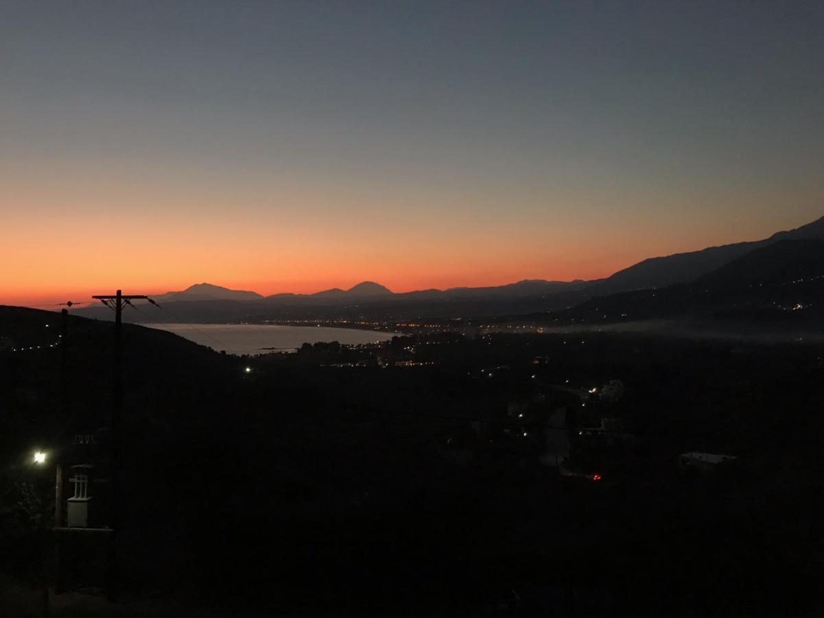 Arbutus - Relaxing Apartment With Fantastic Views ゲオルギオポリス エクステリア 写真