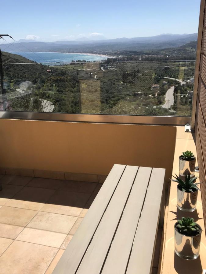 Arbutus - Relaxing Apartment With Fantastic Views ゲオルギオポリス エクステリア 写真
