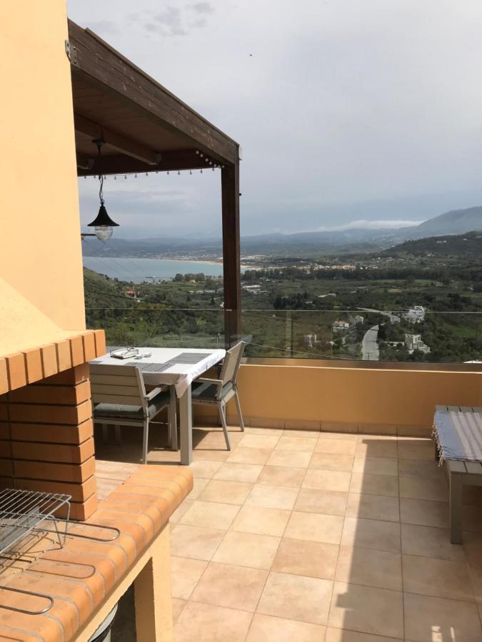 Arbutus - Relaxing Apartment With Fantastic Views ゲオルギオポリス エクステリア 写真